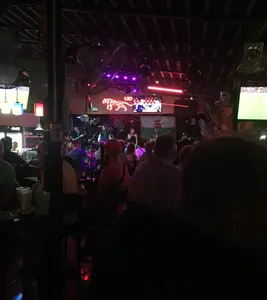 Triangle Bar