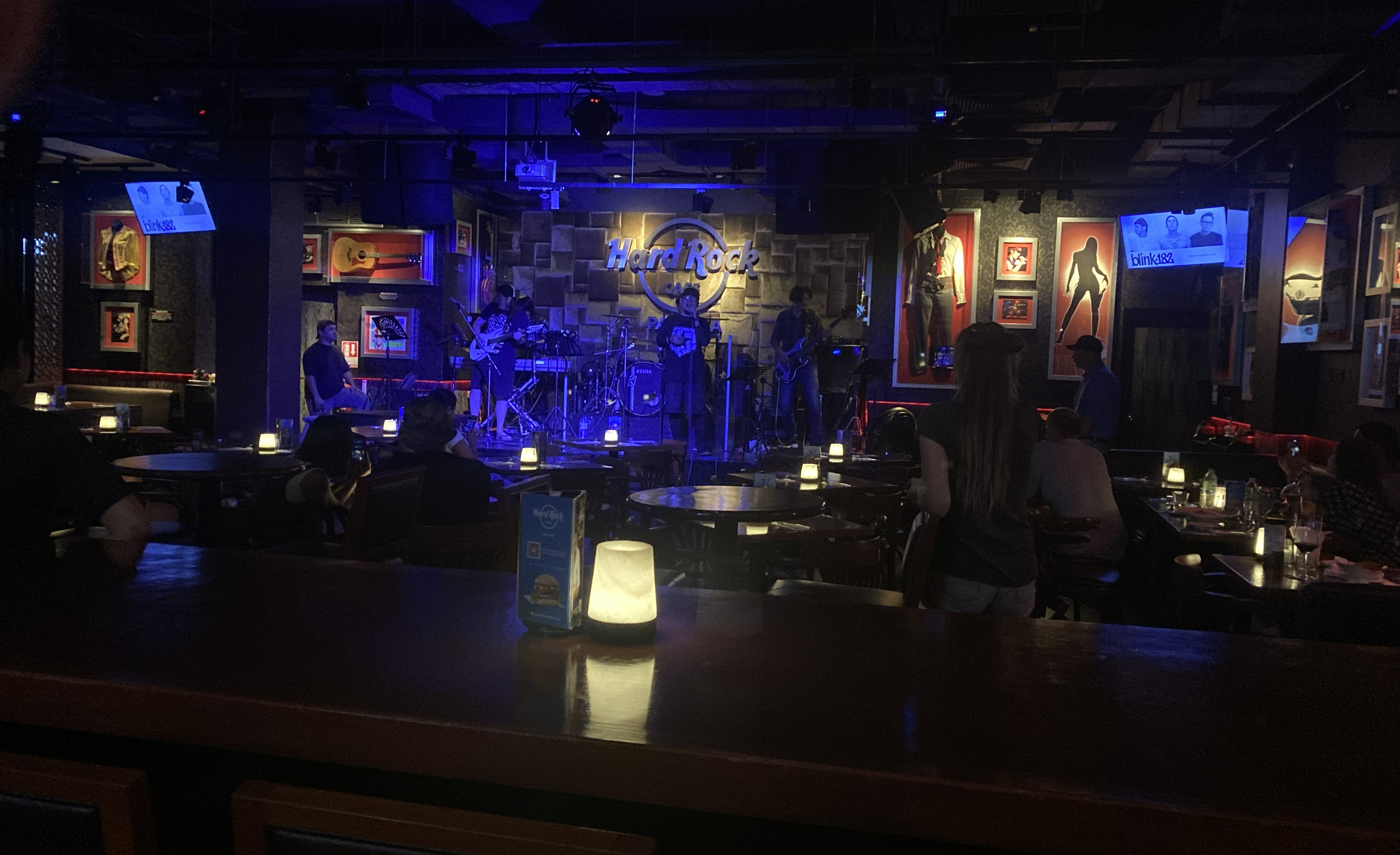 Hard-Rock-Cafe-Live_Music