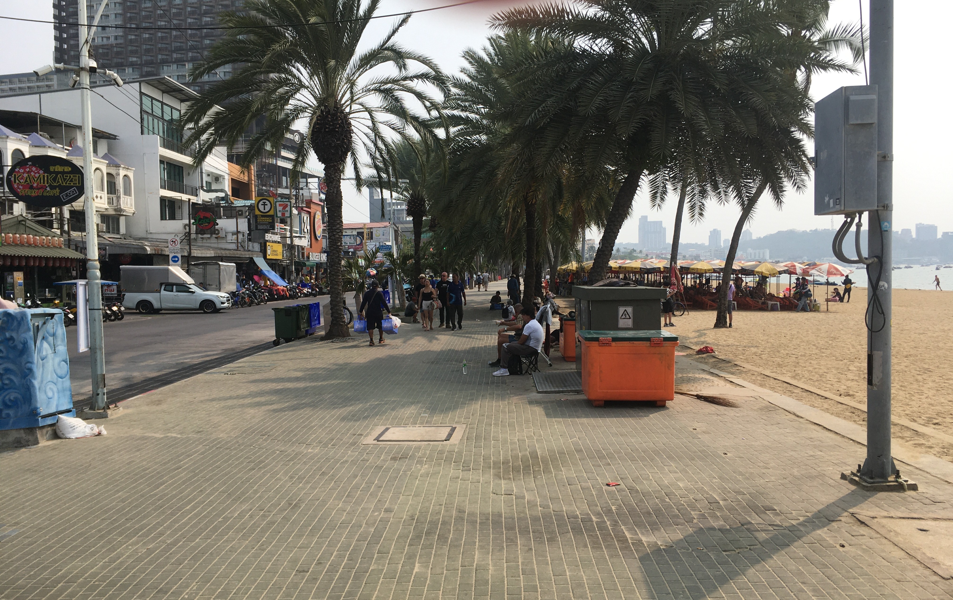 Pattaya Beach Road walkway